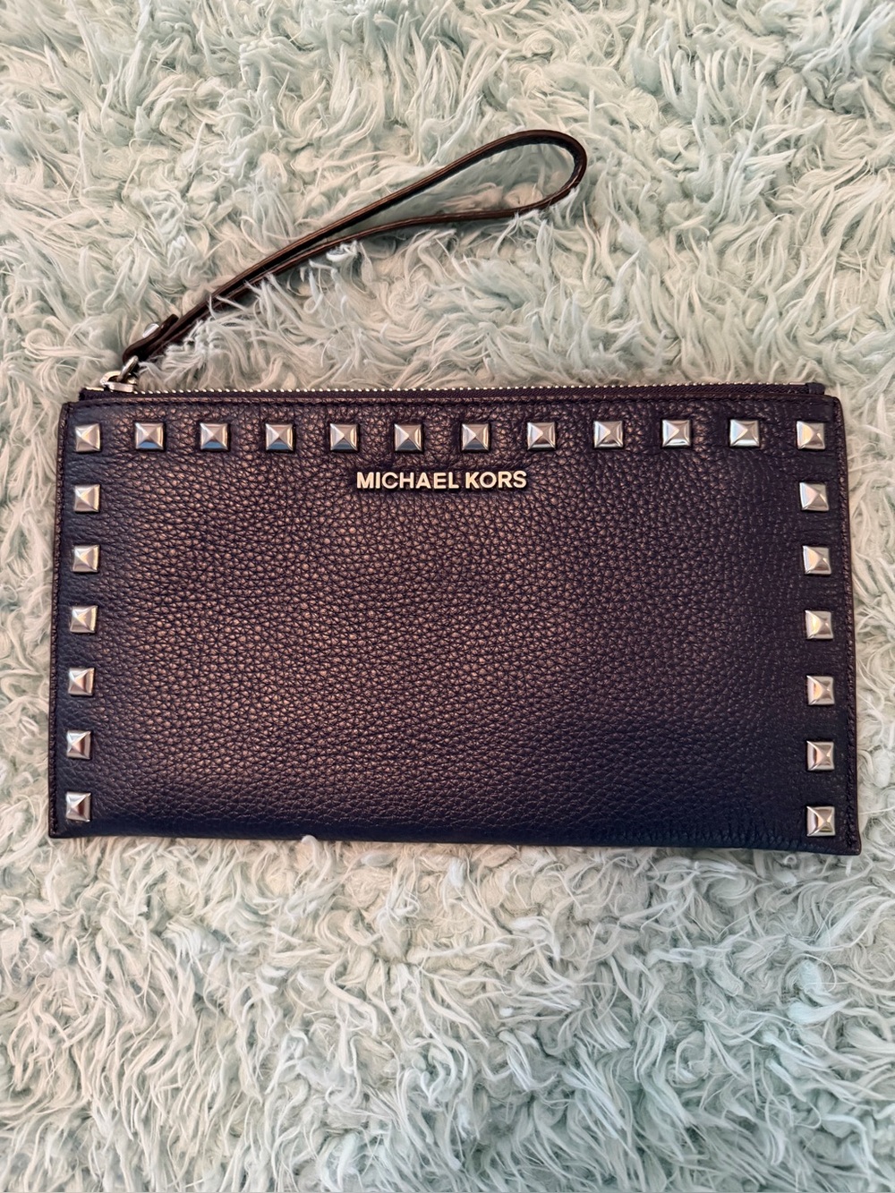Michael Kors Navy Pebbled Leather Zip Wristlet. Like new